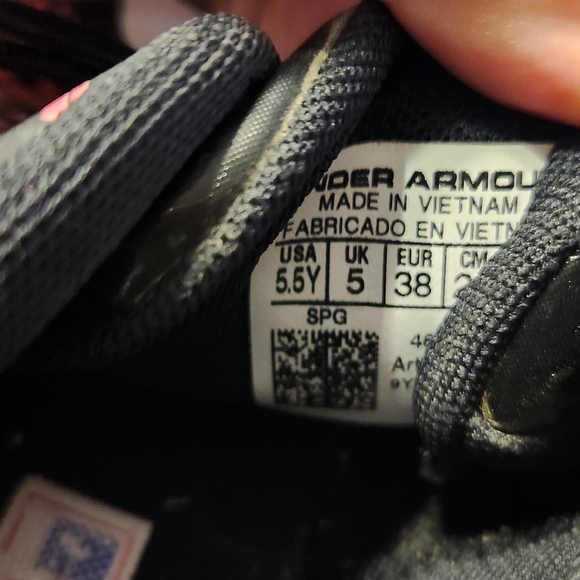 Under Armour Size 5.5Y/W7 Softall Spikes - Picture 4 of 4